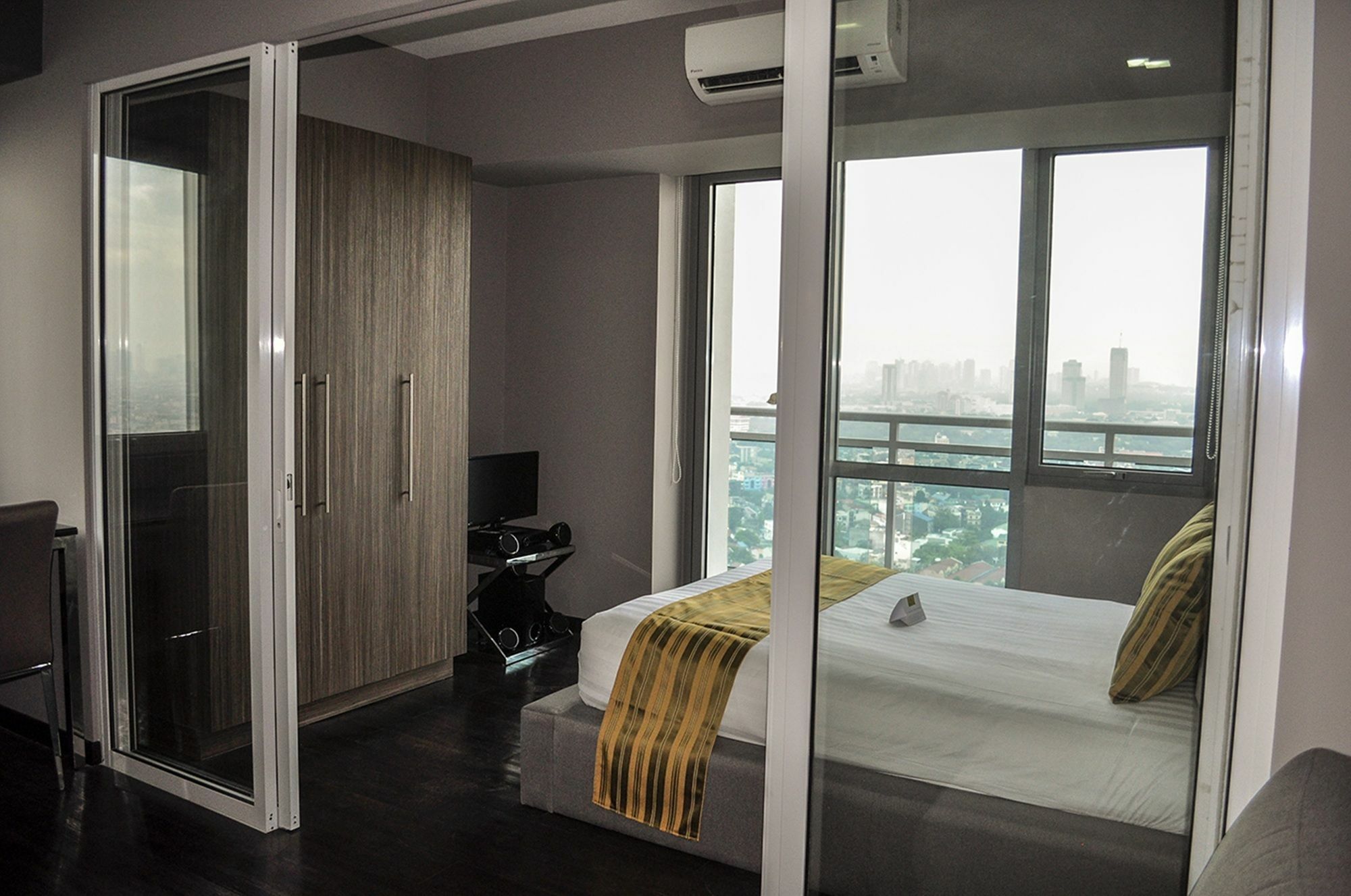 Siglo Suites @ The Acqua Private Residences Mandaluyong Exterior photo